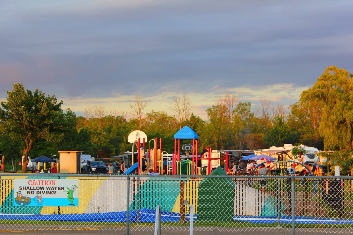 Jellystone Niagara Camp Resort Niagara Falls On Canada