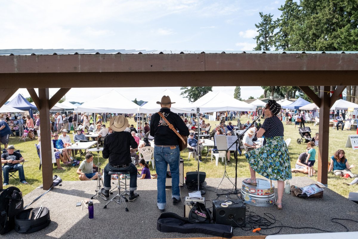 Peninsula Country Market Saanich Fair Grounds