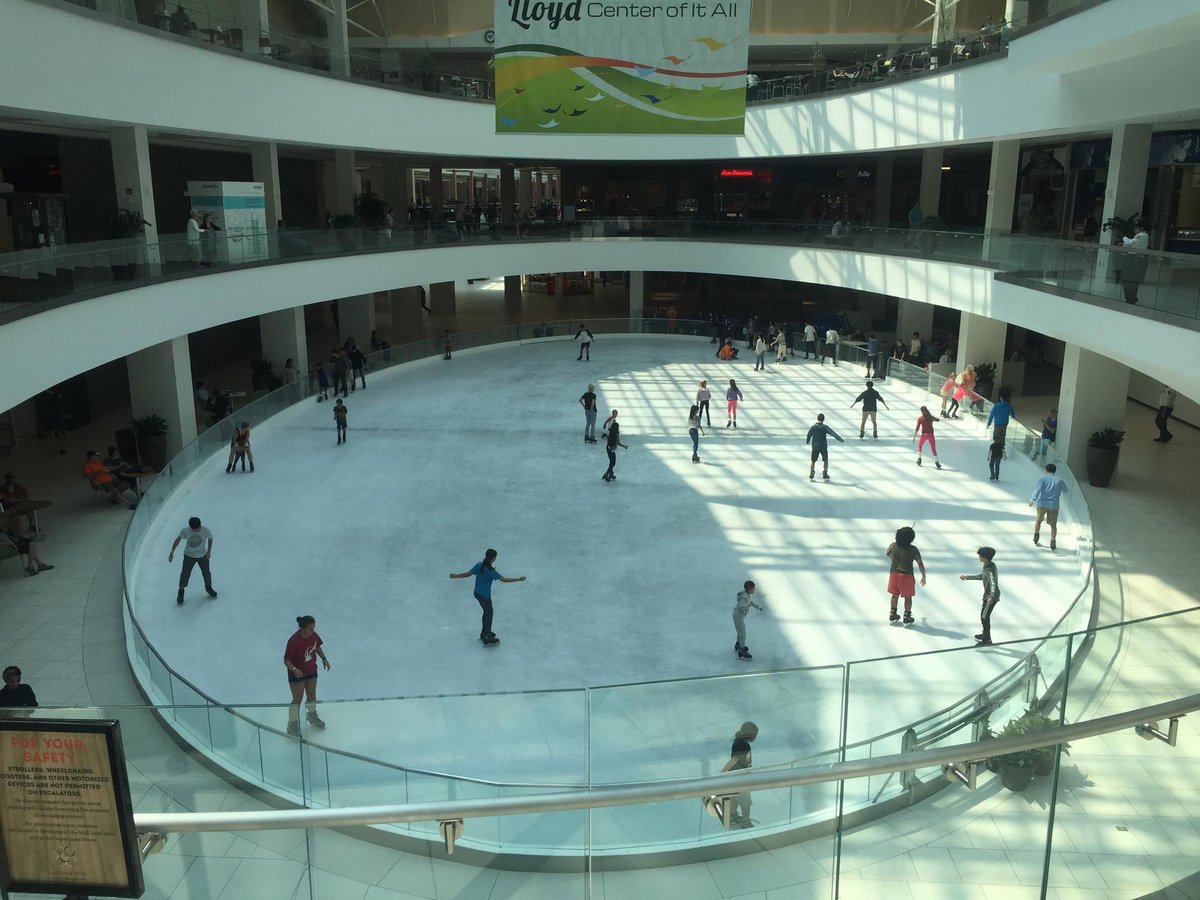 Lloyd Center Ice Rink